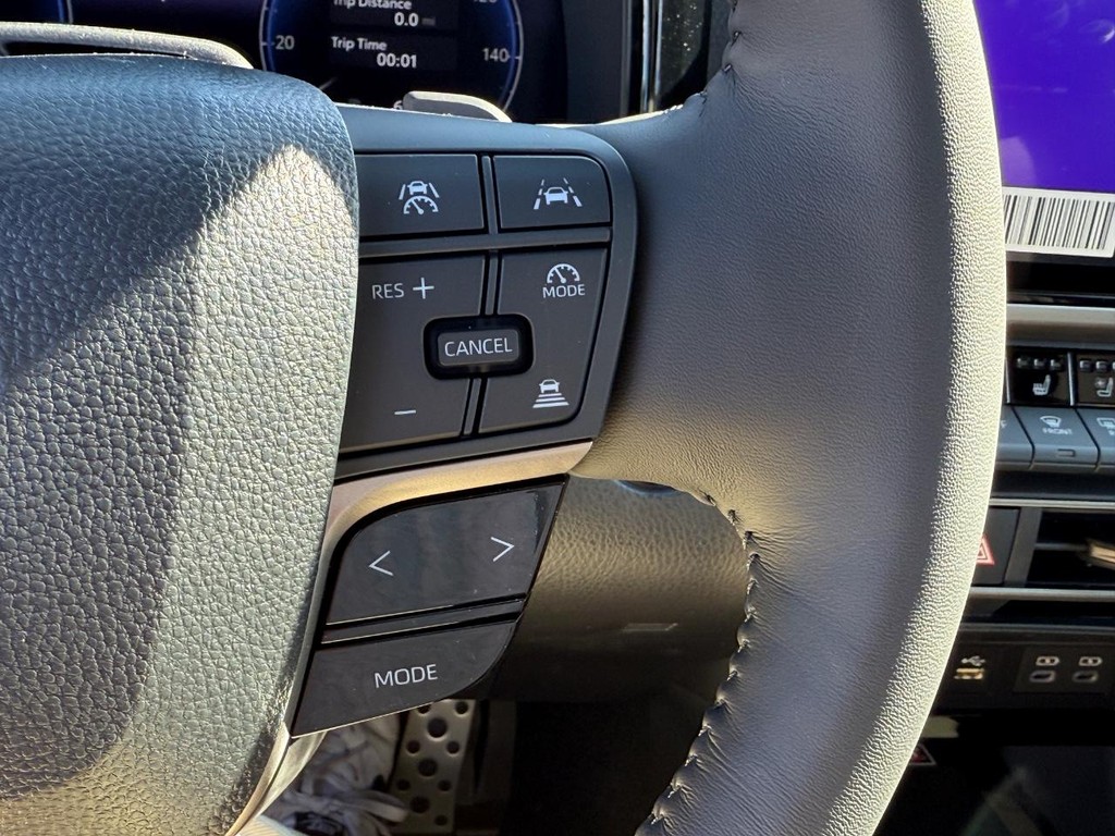 Toyota Camry Vehicle Image 14