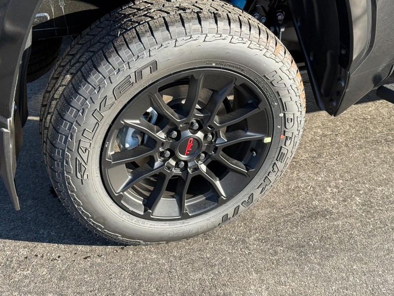 Toyota Tundra 4WD Vehicle Image 5