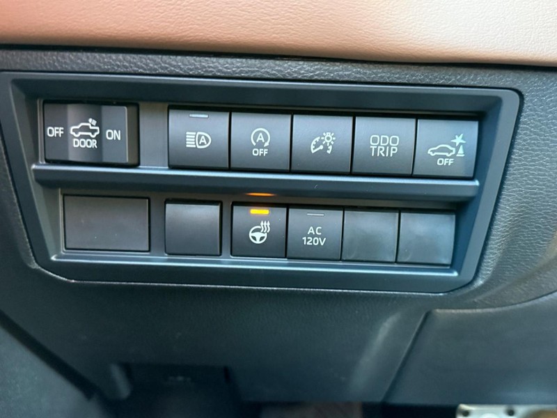 Toyota Tundra 4WD Vehicle Image 14