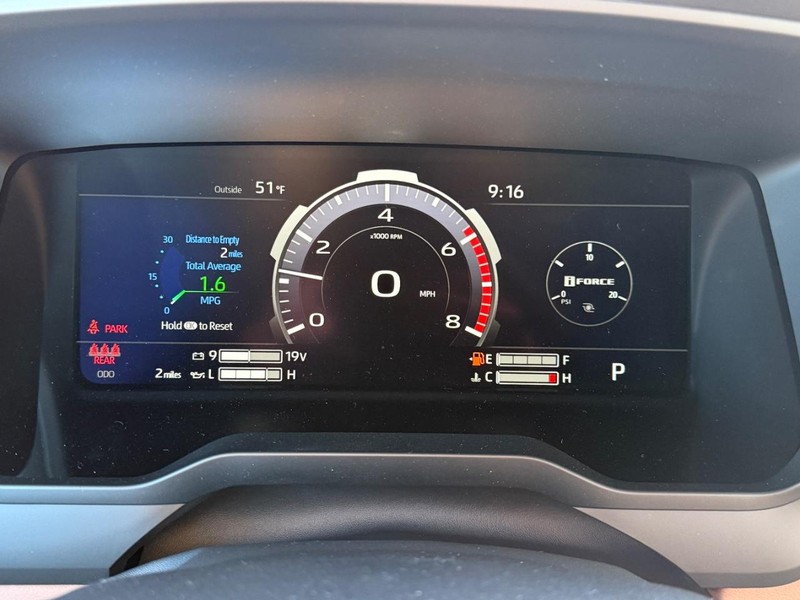 Toyota Tundra 4WD Vehicle Image 17