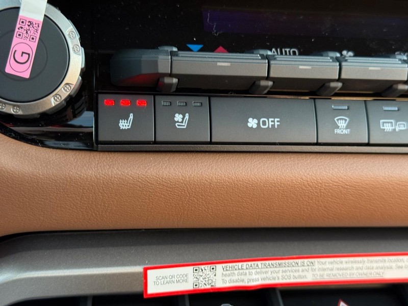 Toyota Tundra 4WD Vehicle Image 19