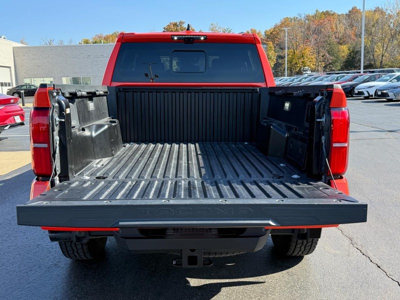 Toyota Tacoma 4WD Vehicle Image 4