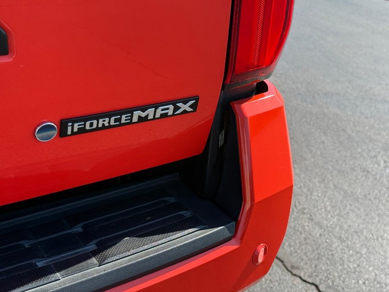 Toyota Tacoma 4WD Vehicle Image 6