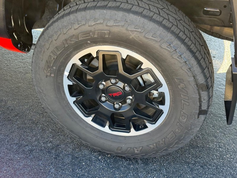 Toyota Tacoma 4WD Vehicle Image 9