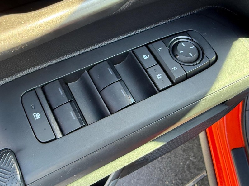 Toyota Tacoma 4WD Vehicle Image 16