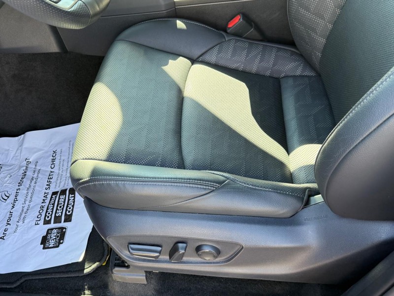 Toyota Tacoma 4WD Vehicle Image 17