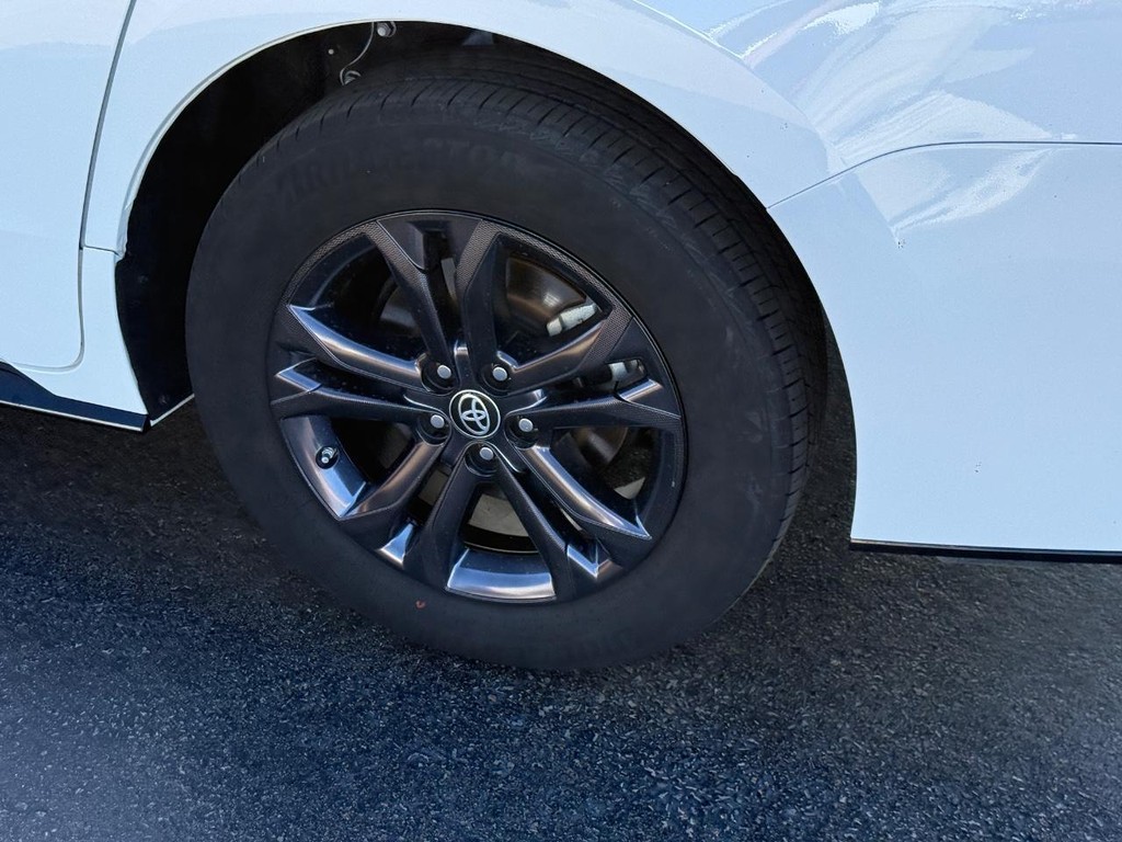 Toyota Sienna Vehicle Image 8