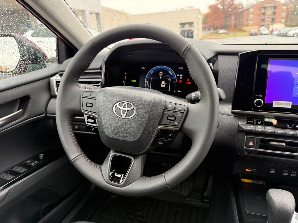 Toyota Camry Vehicle Image 8