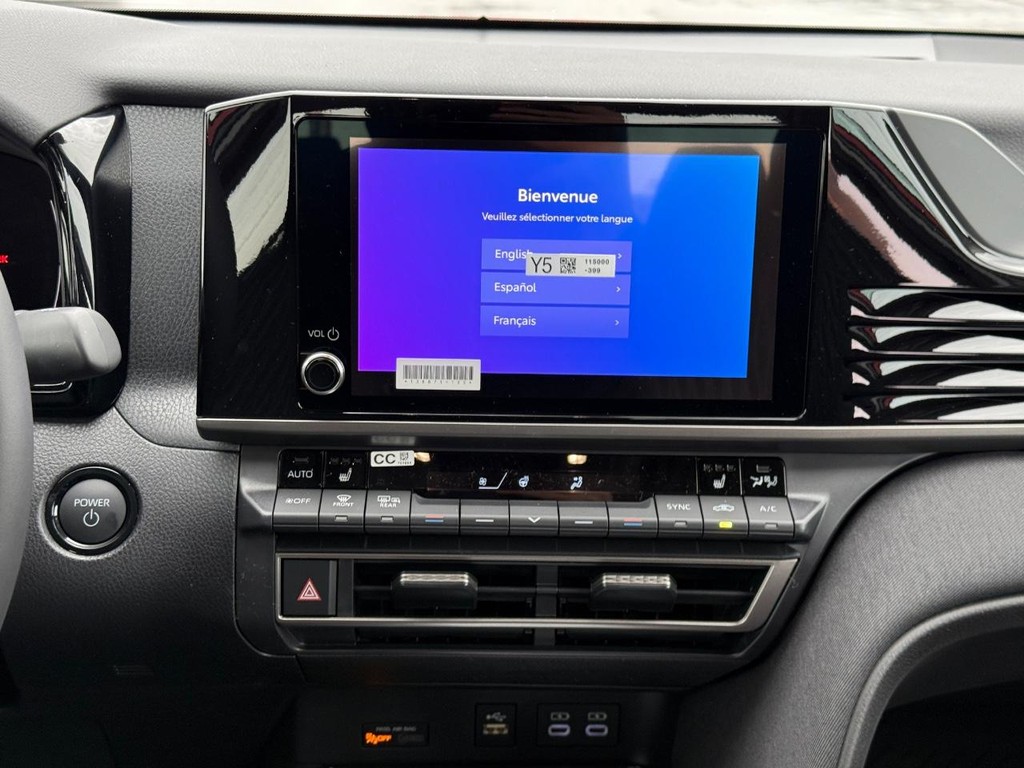 Toyota Camry Vehicle Image 9