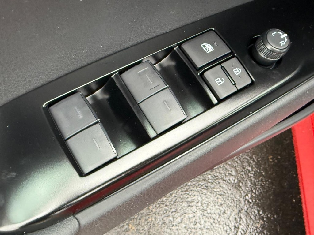 Toyota Camry Vehicle Image 10