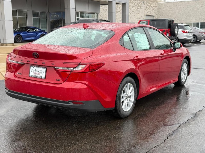 Toyota Camry Vehicle Image 3