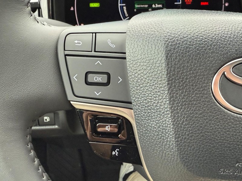 Toyota Camry Vehicle Image 12