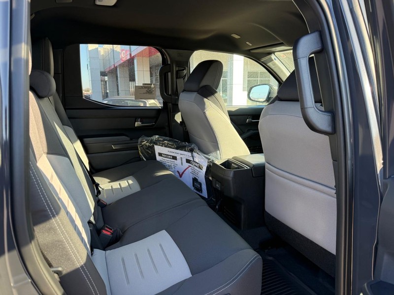 Toyota Tacoma 4WD Vehicle Image 6