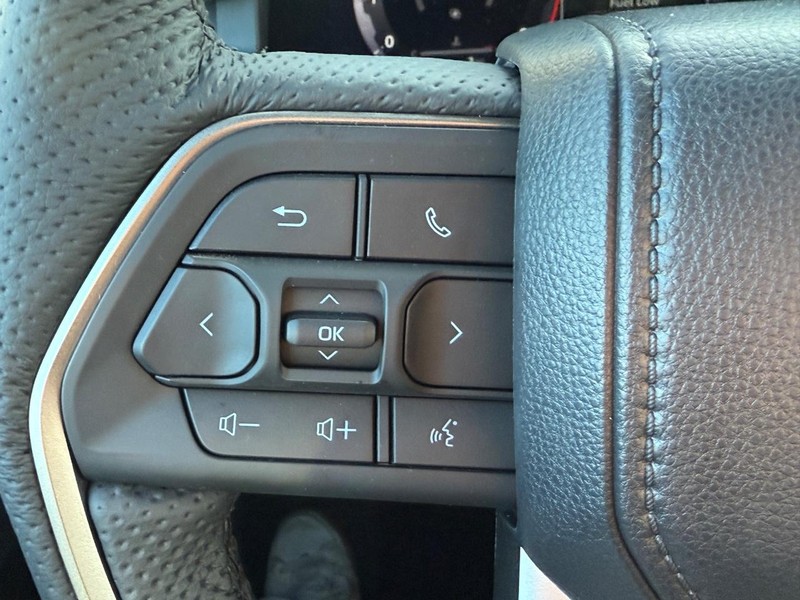 Toyota Tacoma 4WD Vehicle Image 12