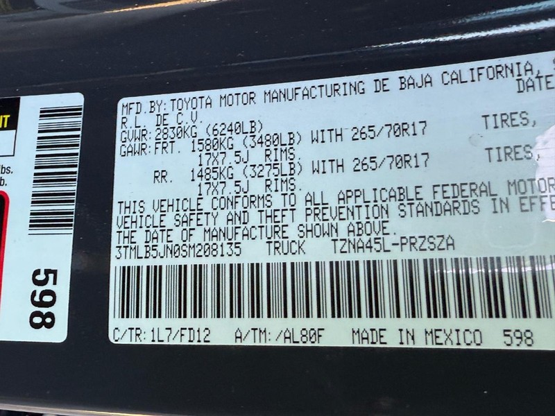 Toyota Tacoma 4WD Vehicle Image 17