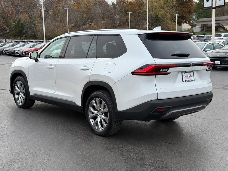 Toyota Grand Highlander Vehicle Image 7