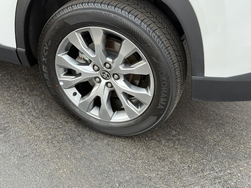 Toyota Grand Highlander Vehicle Image 8