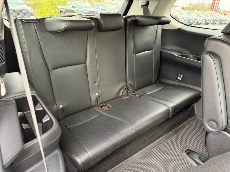 Toyota Grand Highlander Vehicle Image 11