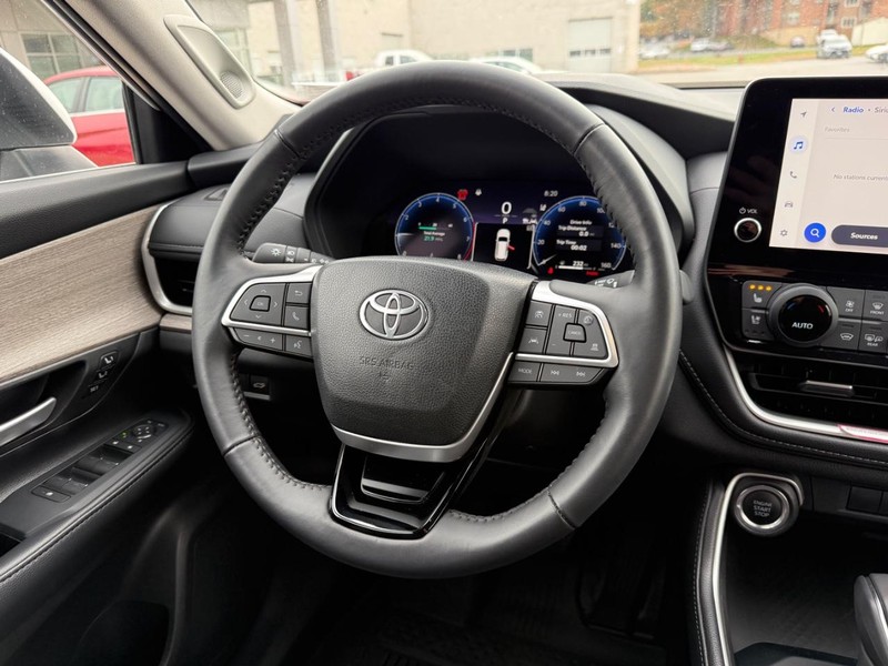 Toyota Grand Highlander Vehicle Image 14