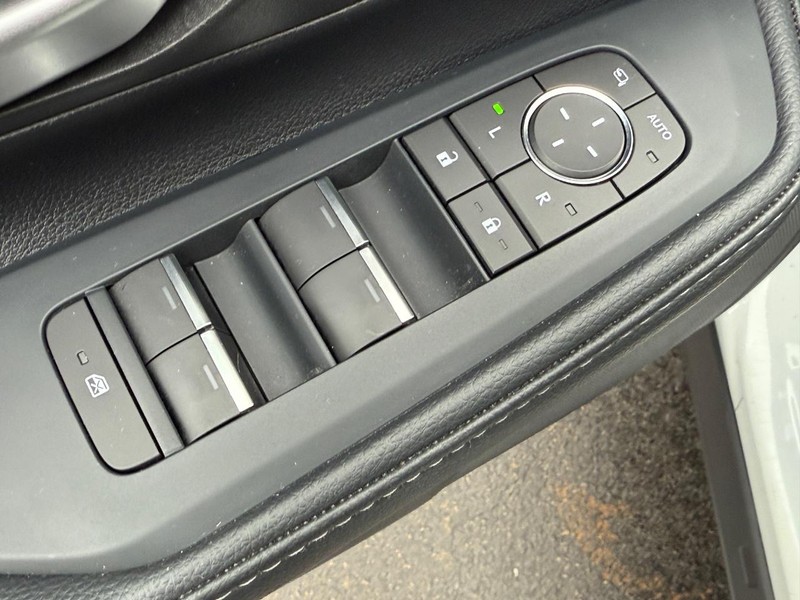 Toyota Grand Highlander Vehicle Image 16