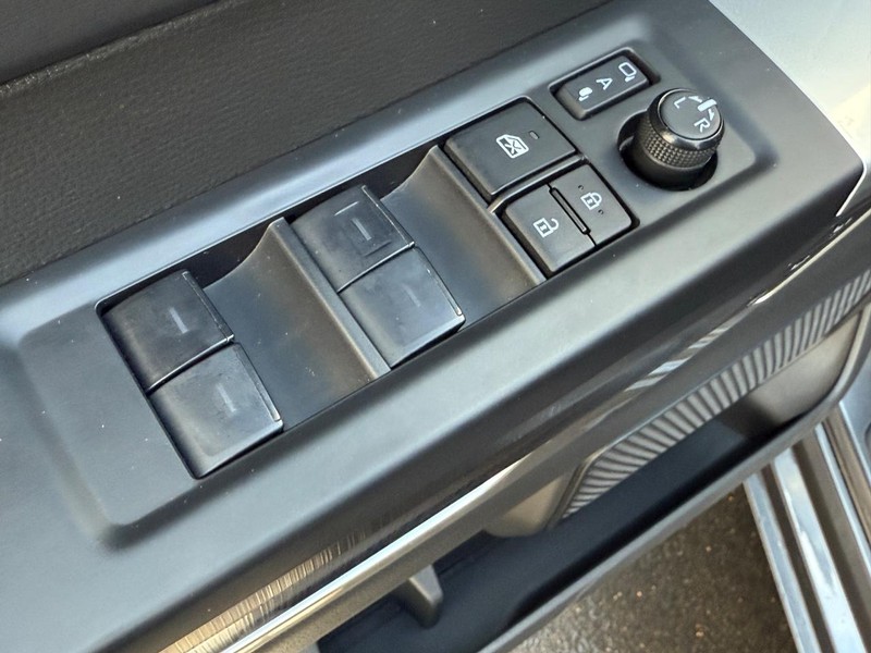 Toyota Tundra 4WD Vehicle Image 15