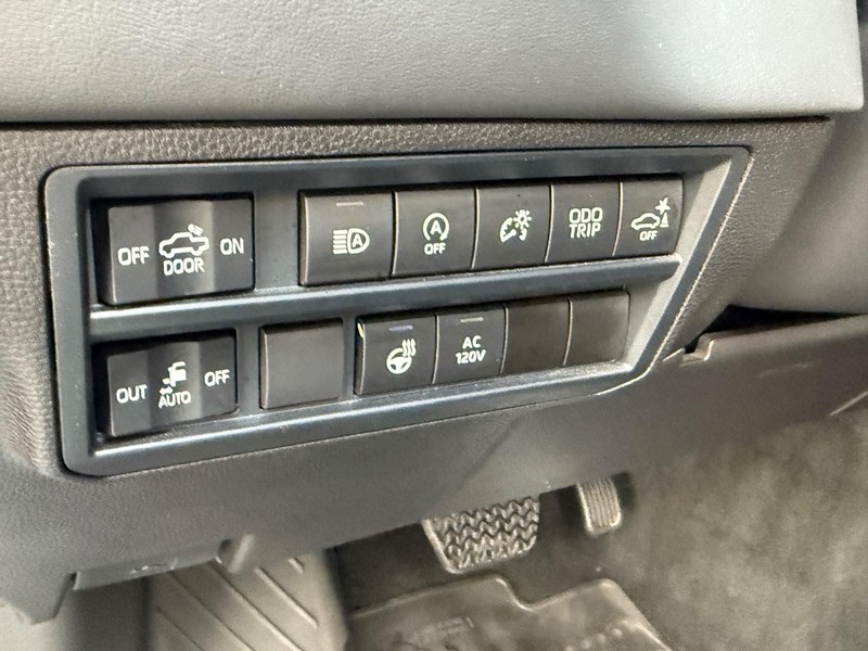 Toyota Tundra 4WD Vehicle Image 18