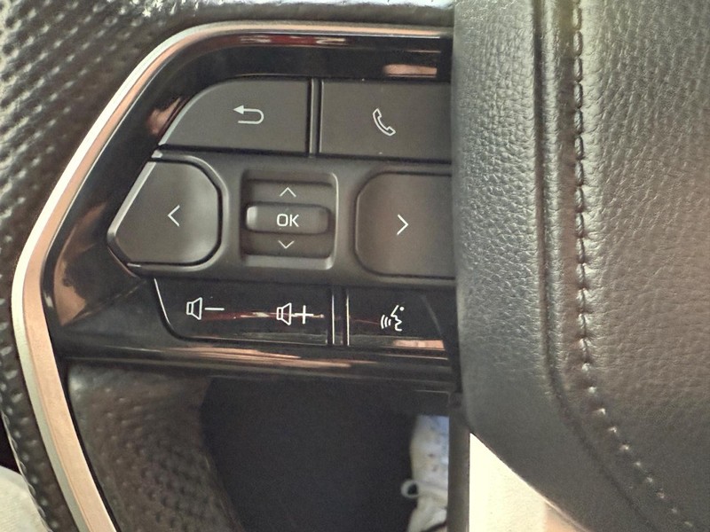 Toyota Tundra 4WD Vehicle Image 19