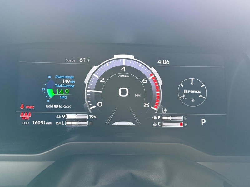 Toyota Tundra 4WD Vehicle Image 21