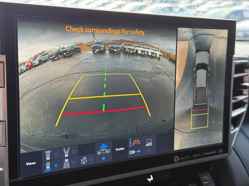 Toyota Tundra 4WD Vehicle Image 23