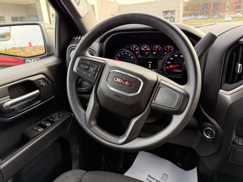 GMC Sierra 1500 Vehicle Image 11