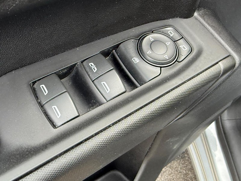 GMC Sierra 1500 Vehicle Image 13