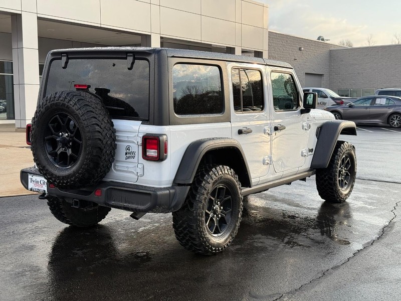 Jeep Wrangler Vehicle Image 3