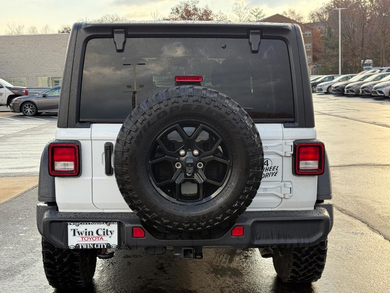 Jeep Wrangler Vehicle Image 5