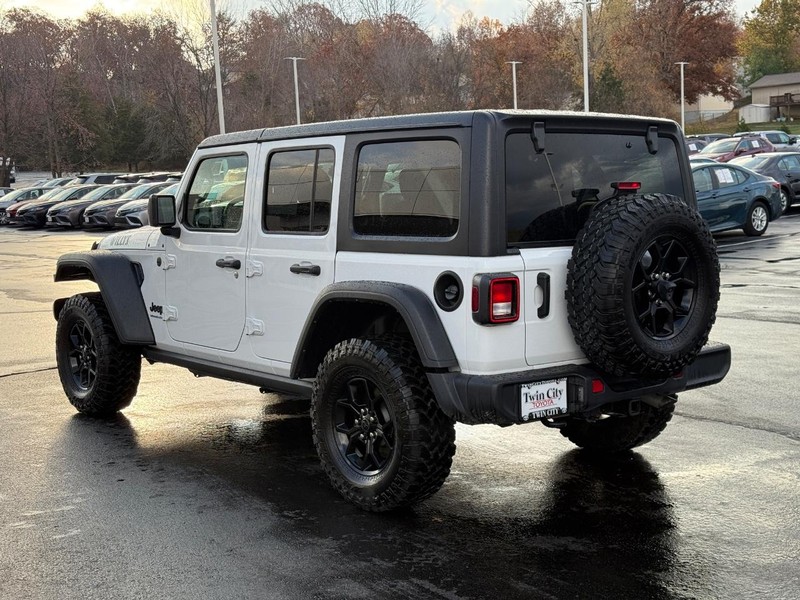 Jeep Wrangler Vehicle Image 6