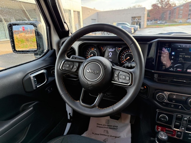 Jeep Wrangler Vehicle Image 12