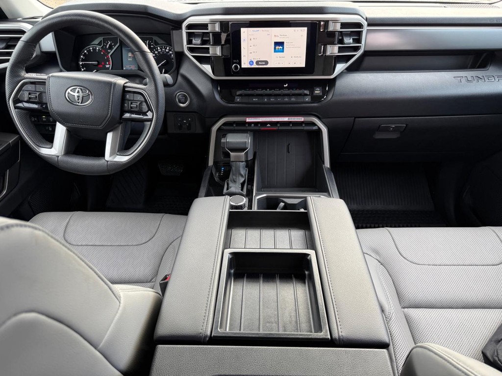 Toyota Tundra 4WD Vehicle Image 12