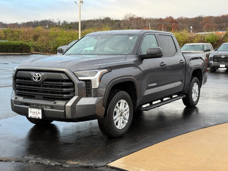 Toyota Tundra 4WD Vehicle Image 8