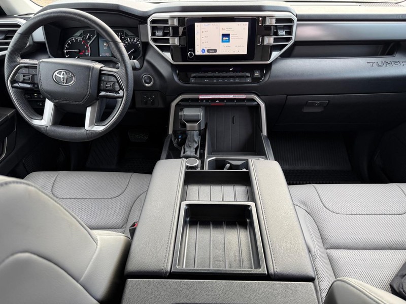 Toyota Tundra 4WD Vehicle Image 12