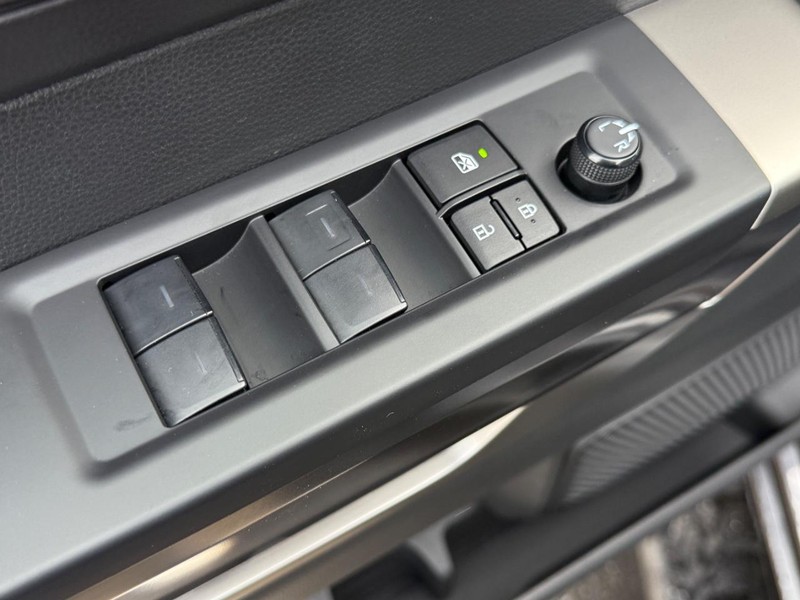 Toyota Tundra 4WD Vehicle Image 15