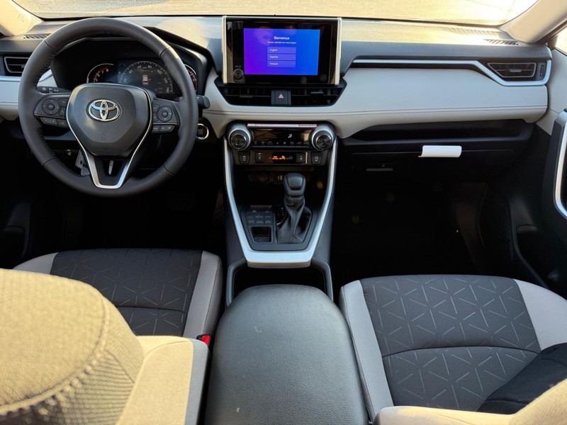 Toyota RAV4 Vehicle Image 7