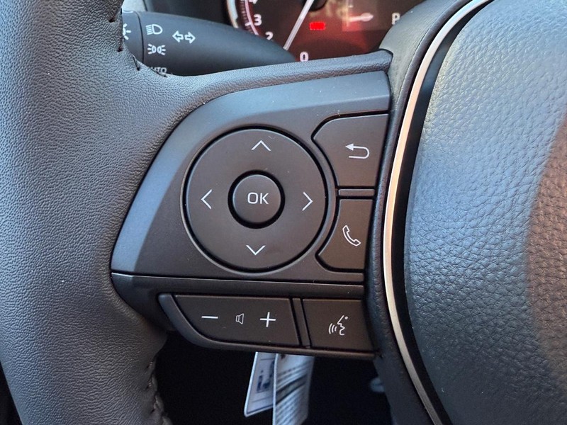 Toyota RAV4 Vehicle Image 12