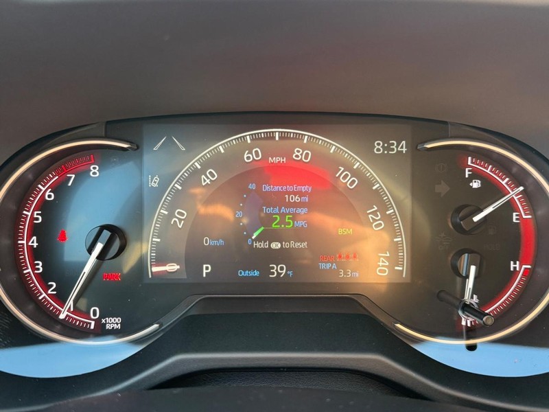 Toyota RAV4 Vehicle Image 14