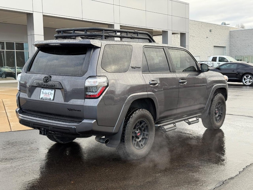 Toyota 4Runner Vehicle Image 3