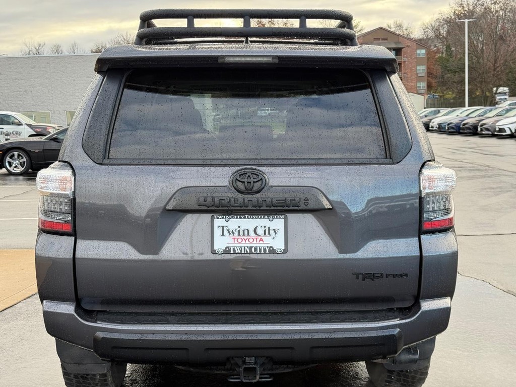 Toyota 4Runner Vehicle Image 5