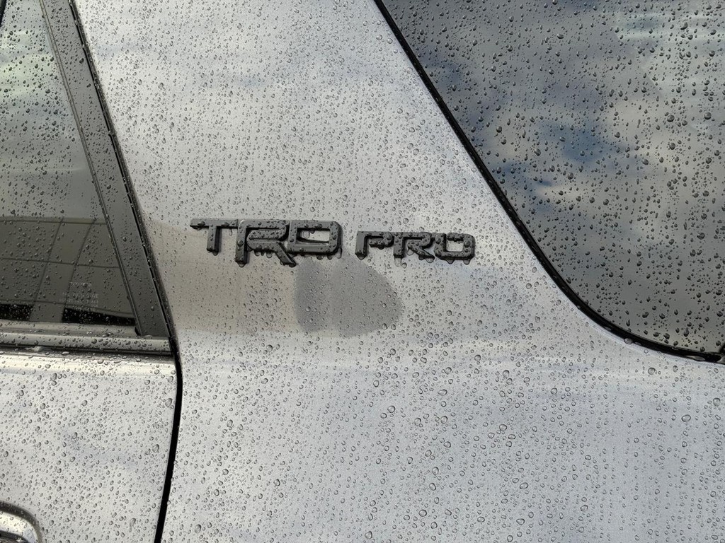 Toyota 4Runner Vehicle Image 8