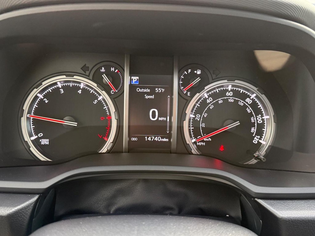 Toyota 4Runner Vehicle Image 20