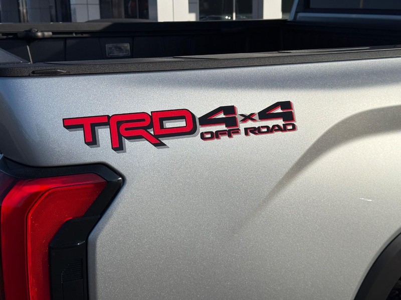 Toyota Tundra 4WD Vehicle Image 5