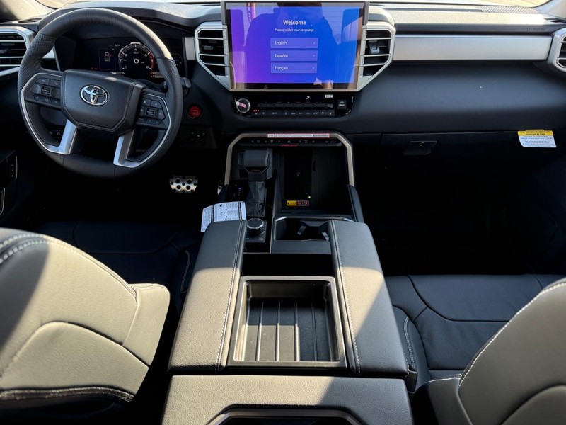 Toyota Tundra 4WD Vehicle Image 9