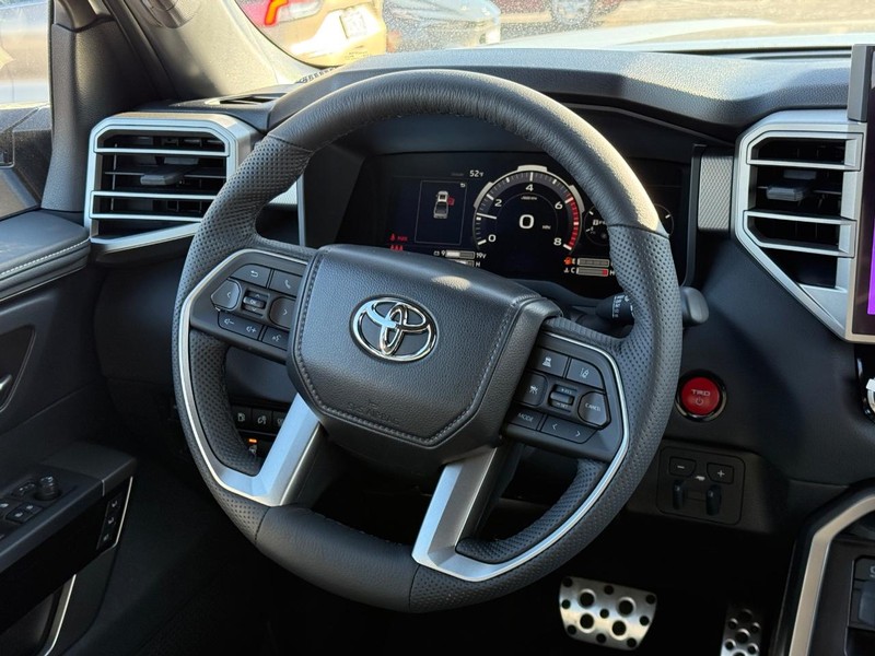 Toyota Tundra 4WD Vehicle Image 10