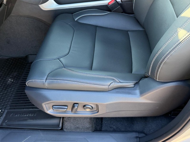 Toyota Tundra 4WD Vehicle Image 14